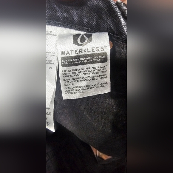 Levis Premium Women's Denim Big E Black Button Fly Ribcage Shorts Size 31 - Picture 8 of 15